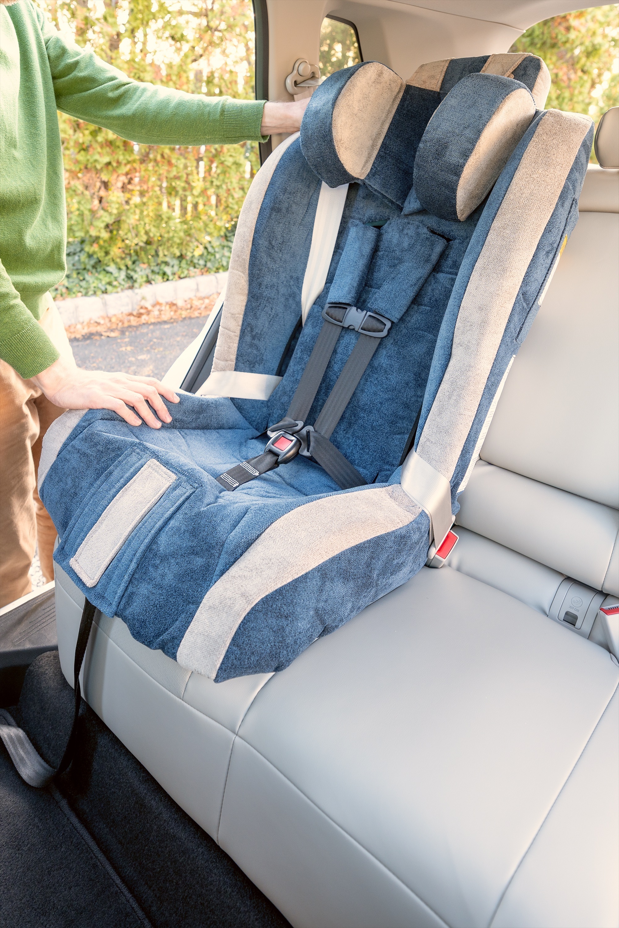 	 No Child - Standard Configuration - Installed (Blu/Gry Seat)