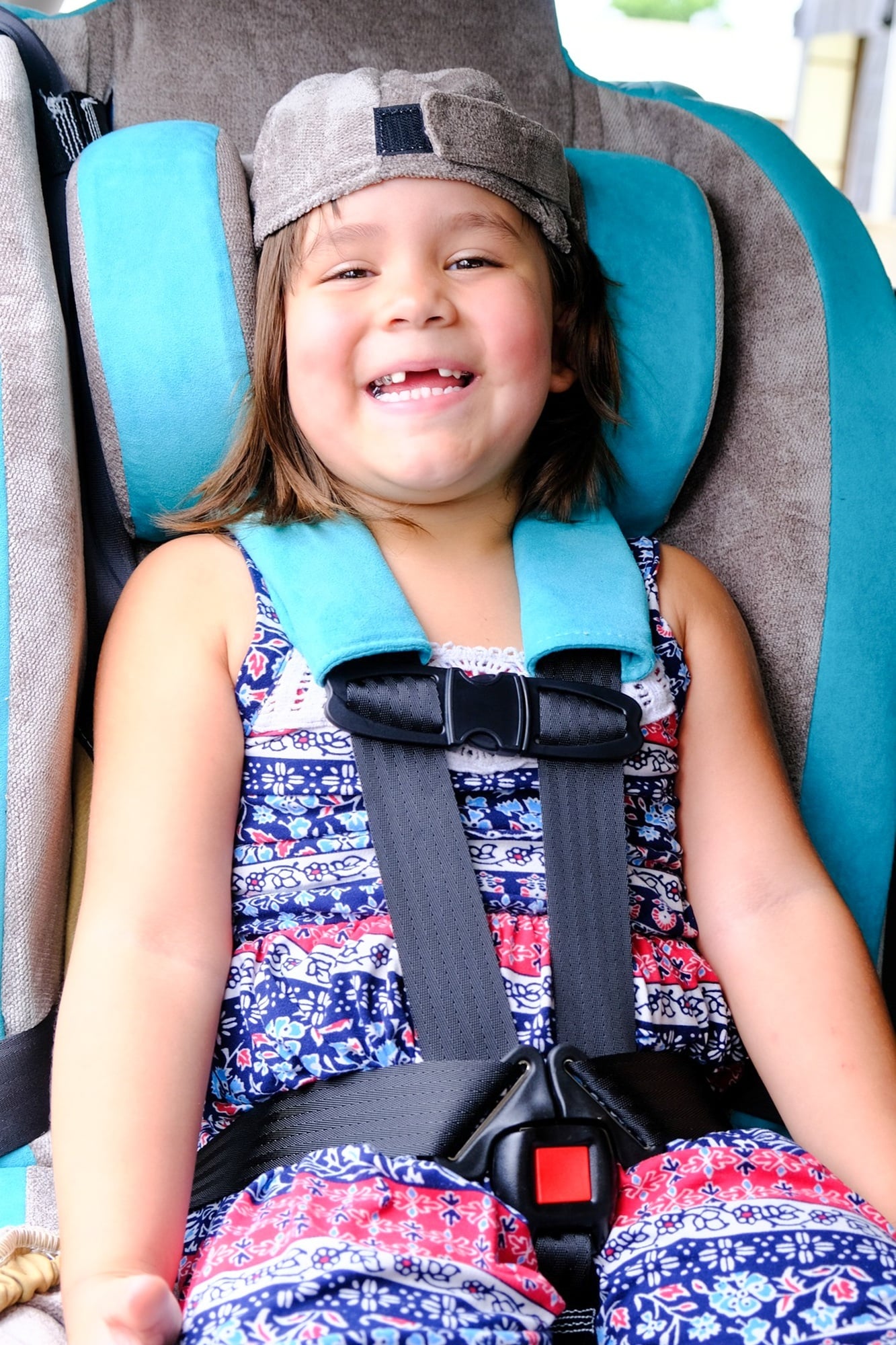 Child shown with Standard Configuration (Aqa/Gry Seat)